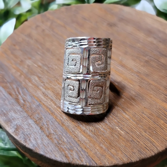 925 Sterling Silver Ring - Picture 3 of 5
